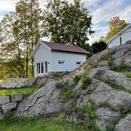 Cozy Cottage Close To Idyllic Archipelago With Additional Building If Booked For More Than 2 People Eydehavn エクステリア 写真